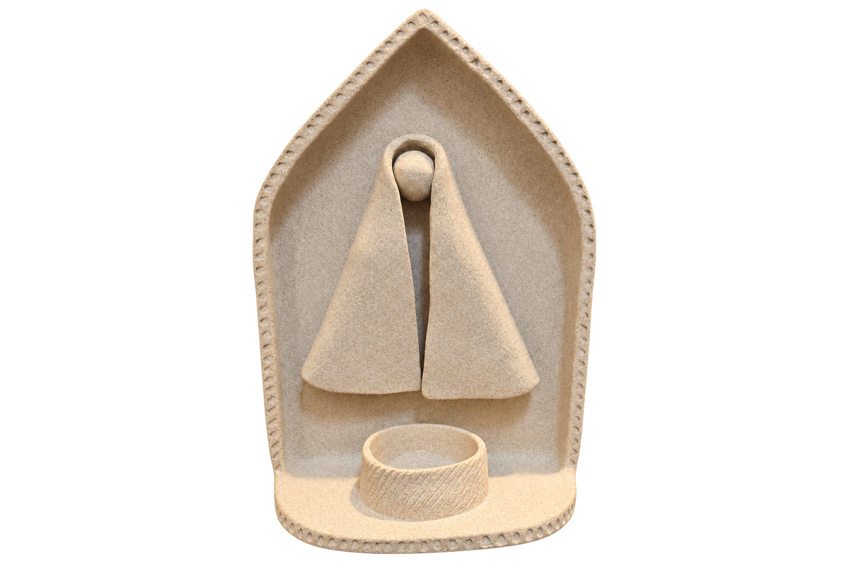 Porta Vela Nossa Senhora em Cerâmica Artesanal - ambiente com vela acesa