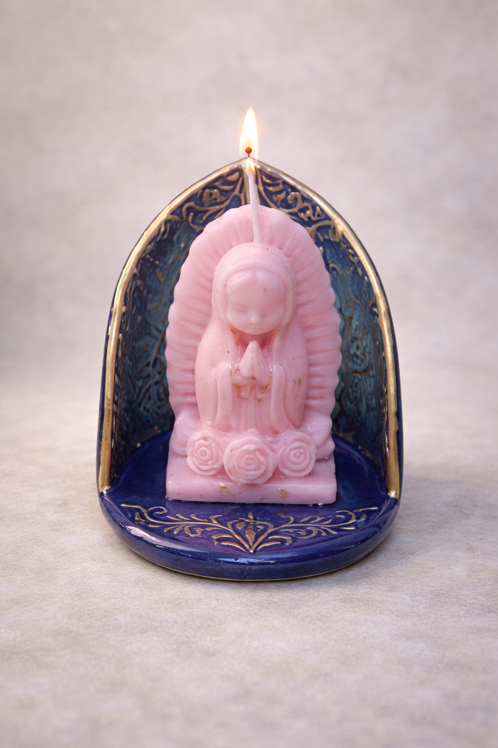 Porta-Vela em Cerâmica com vela Virgem Maria Artesanal
