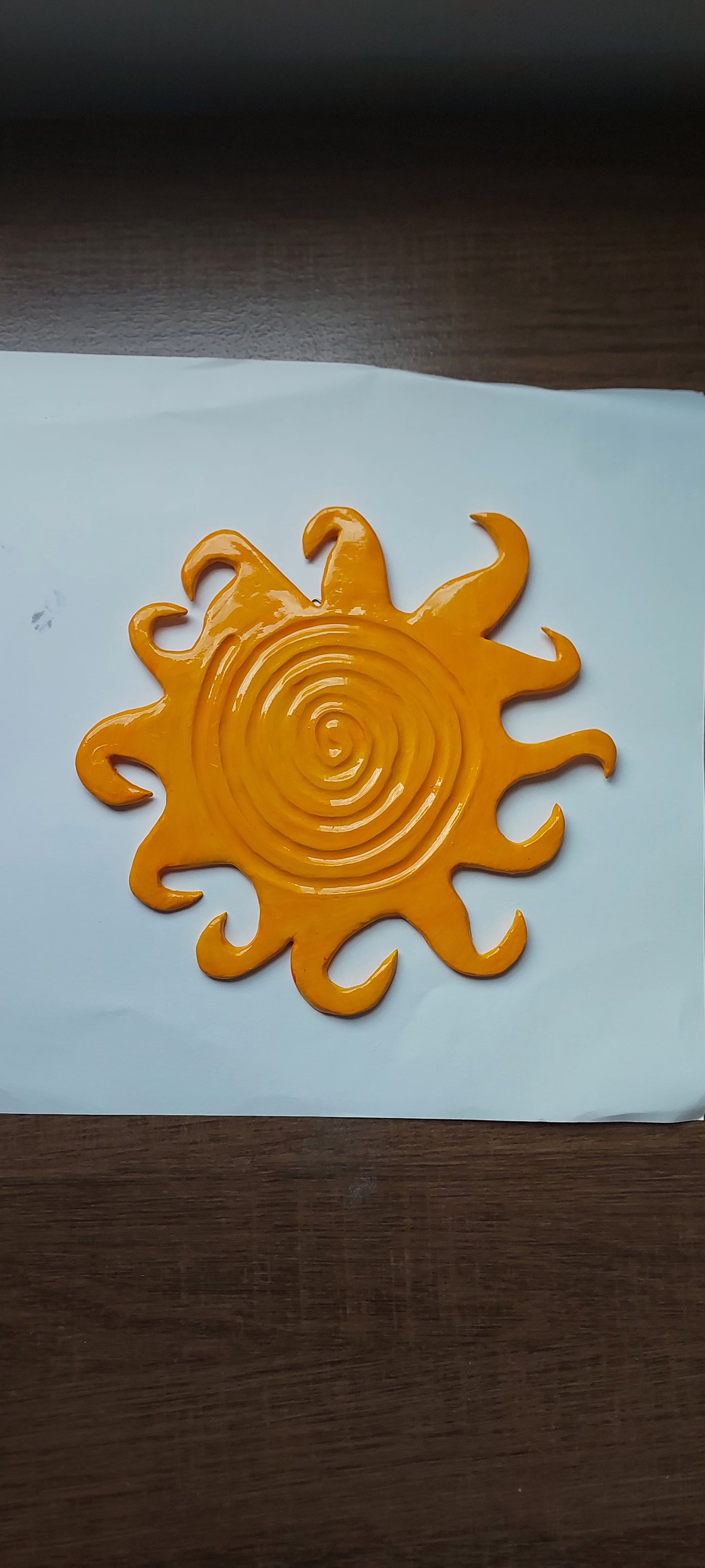 Sol em Cerâmica Fria para Decoração de Parede – 20cm